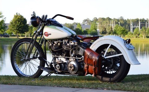 ychromosomeshit:
“gorgeous 1979 shovelhead flat track build. See more photos here: http://www.alleywaykustoms.com/1979-shovelhead-flattrack-racer.html
”
Shovelhead